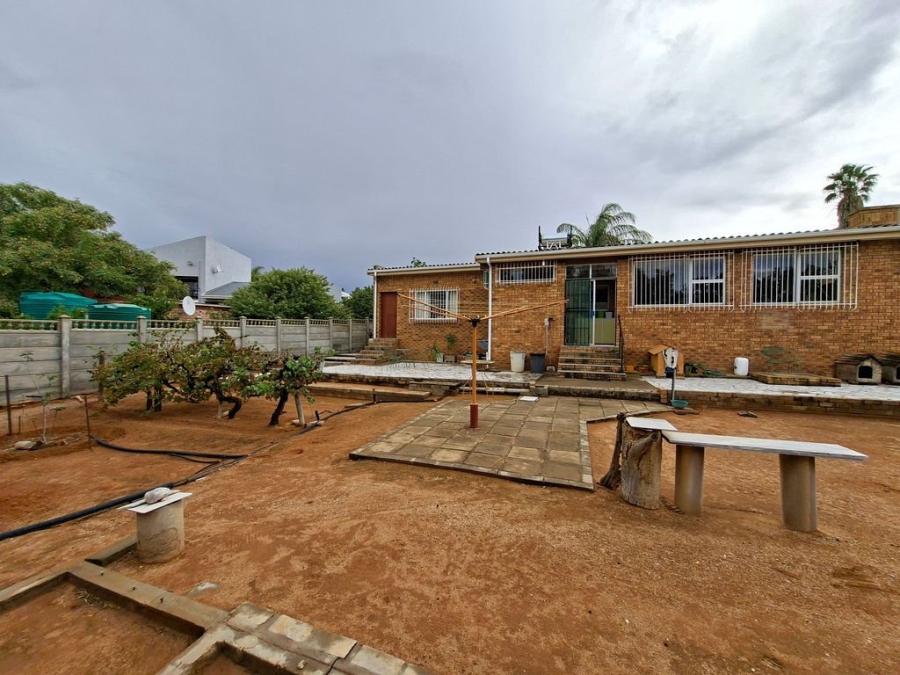 4 Bedroom Property for Sale in Vanrhynsdorp Western Cape